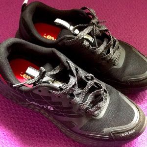 Levis TrailRun Men Sneakers Black Size 9 Like New